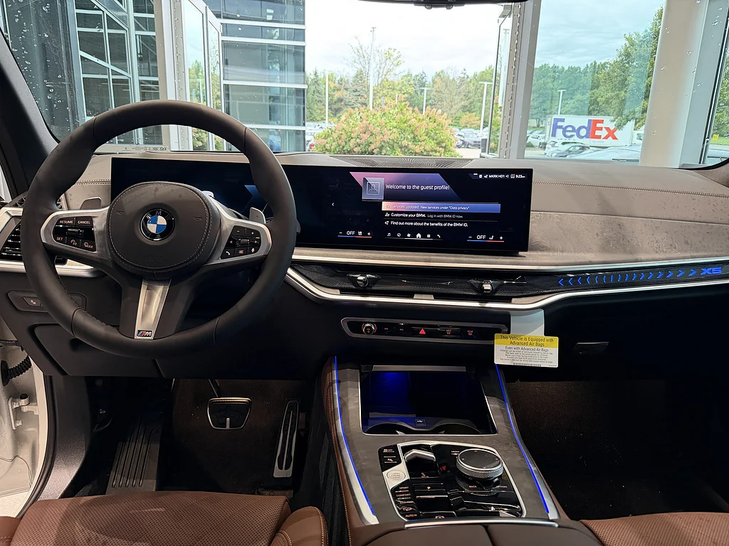 New 2026 Mineral White Metallic BMW xDrive40i image 15
