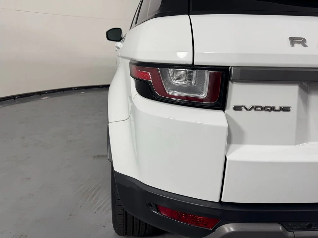 Used 2019 Fuji White Land Rover SE image 7