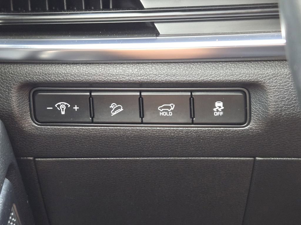Used 2024 Silver Kia SX image 17
