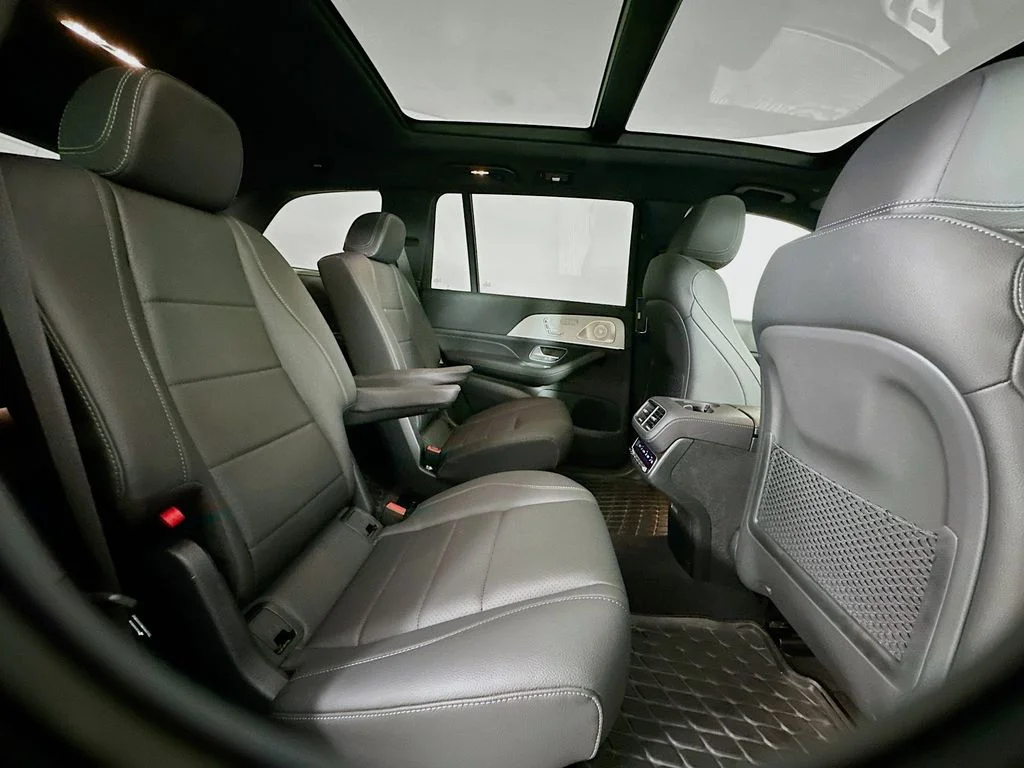 Used 2025  Mercedes-Benz GLS 450 image 30