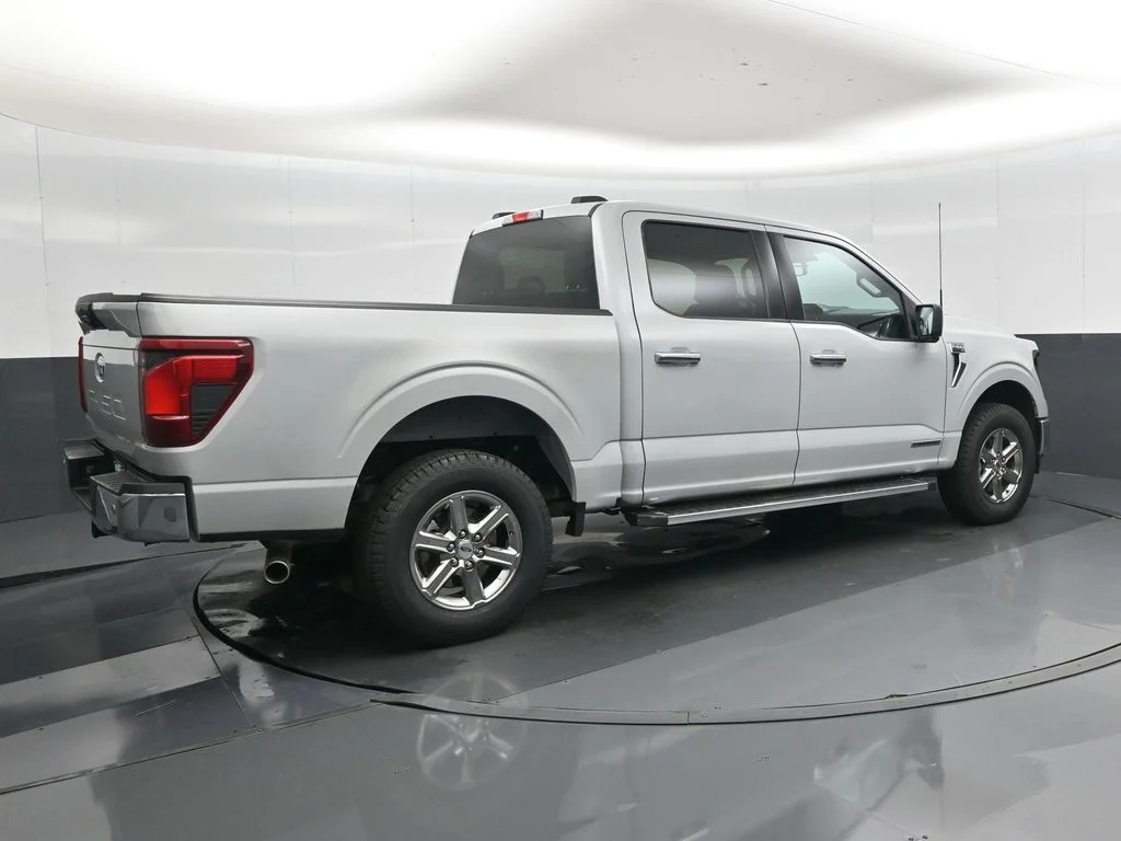 Used 2024 White Ford XLT image 19