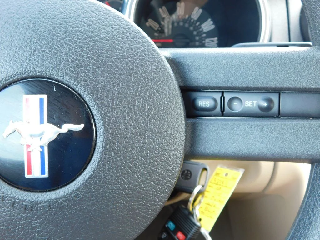 Used 2008 Black Ford V6 Premium image 24
