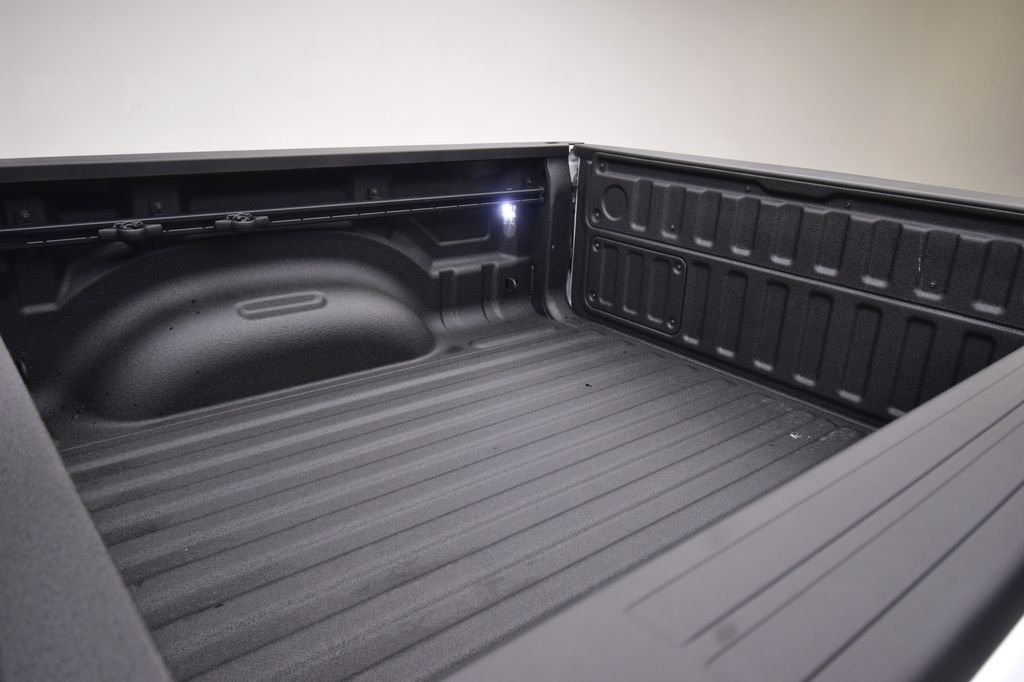 New 2026 Bright White Clear-Coat Exterior Paint RAM Laramie image 18