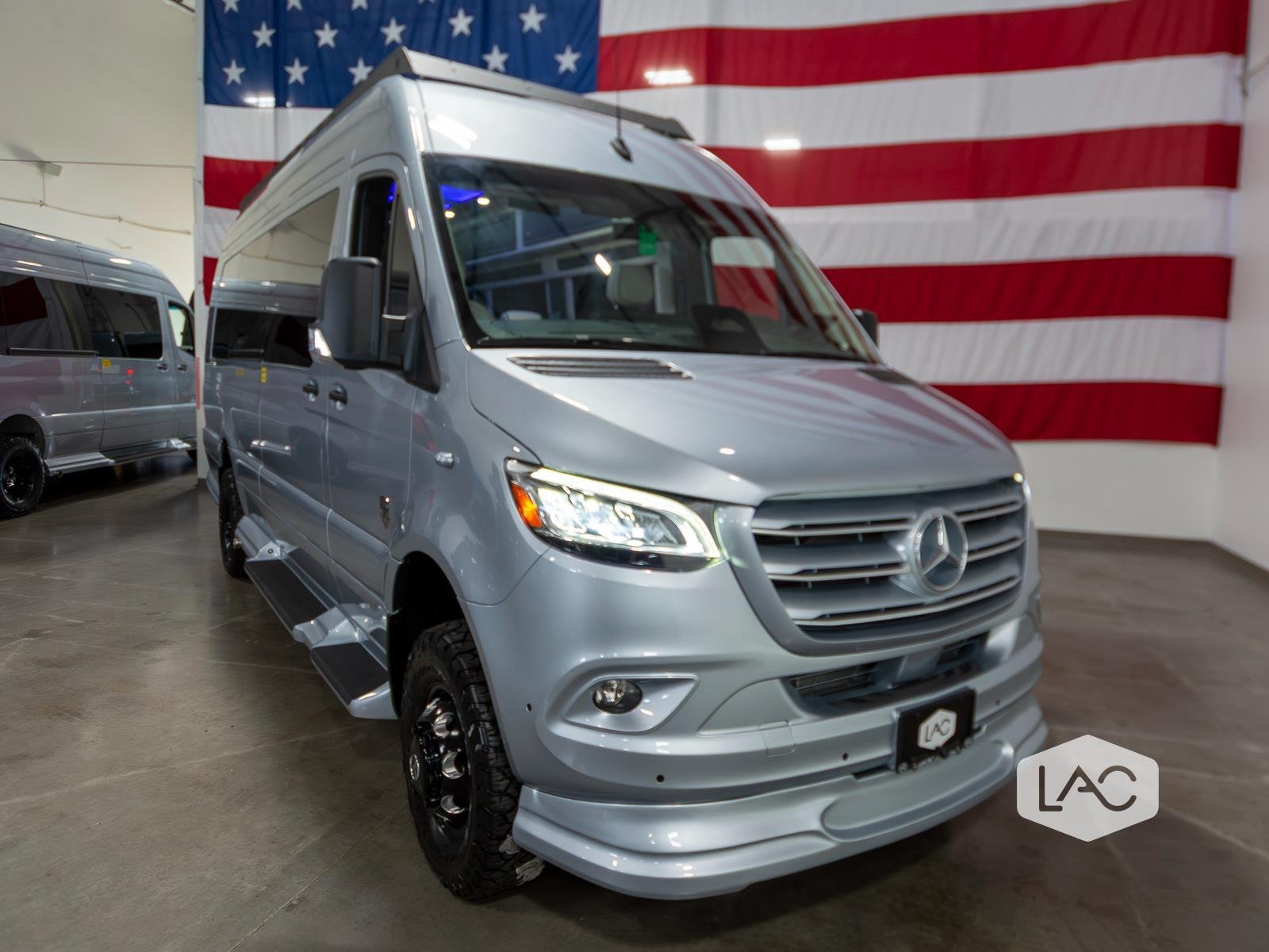 New 2026 Hightech Silver OGV LUXURY COACH AWD ADV PKG 2.1 w/ Comfort Seats image 41