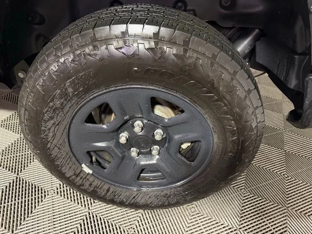 Used 2025 Crystal Metallic Jeep Sport image 15