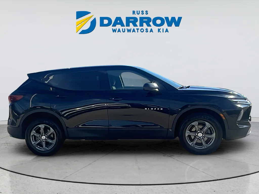 Used 2023 Black Chevrolet LT image 6