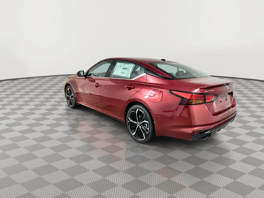 New 2026 Scarlet Ember Tintcoat Nissan SR image 6