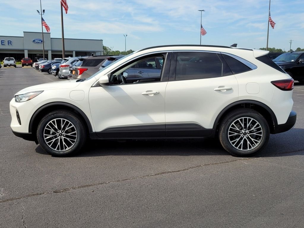 Used 2024 White Ford Base image 4