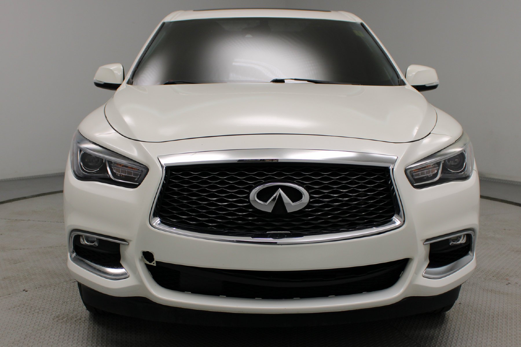 Used 2019 Majestic White INFINITI PURE image 2