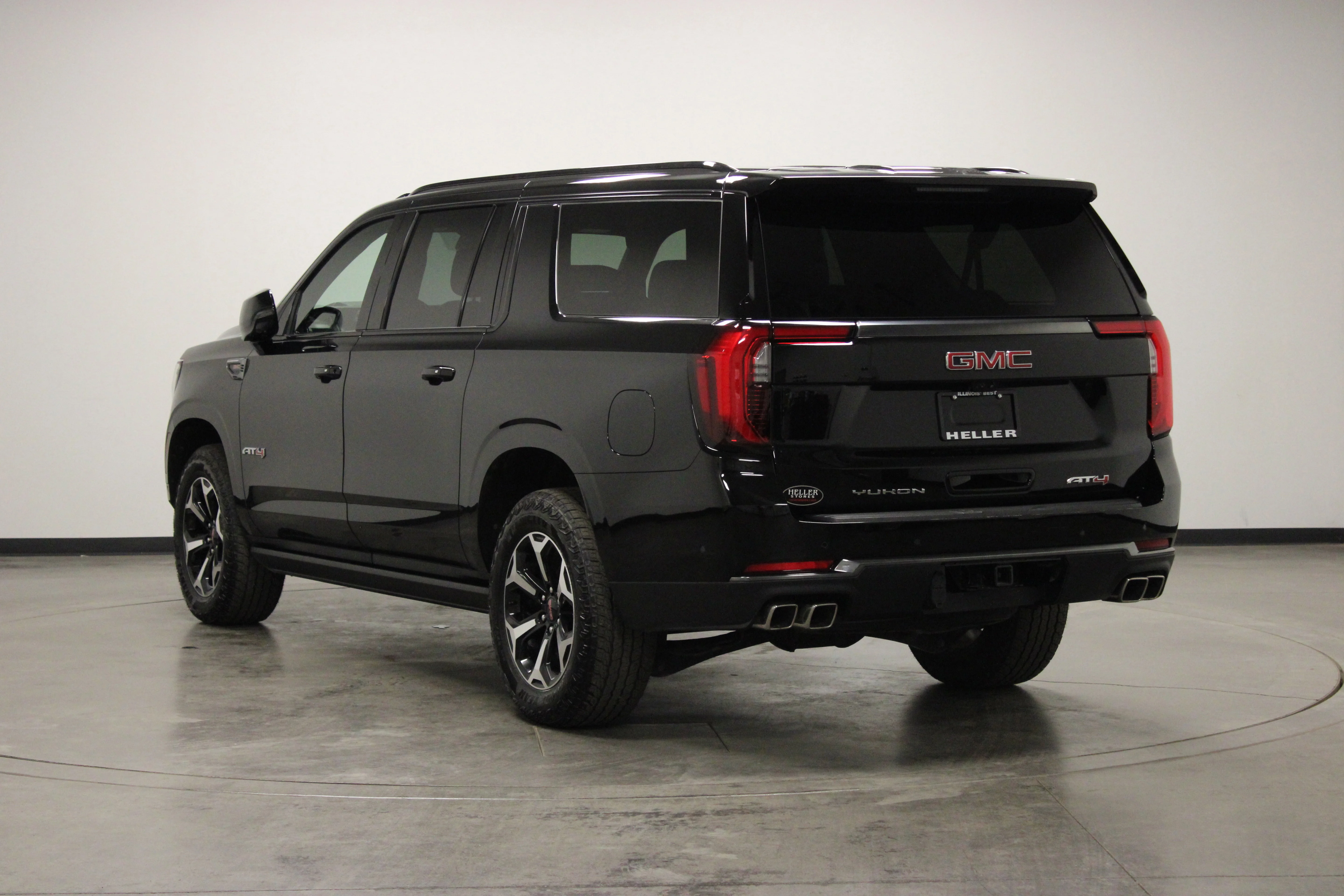Used 2025 Onyx Black GMC AT4 image 6