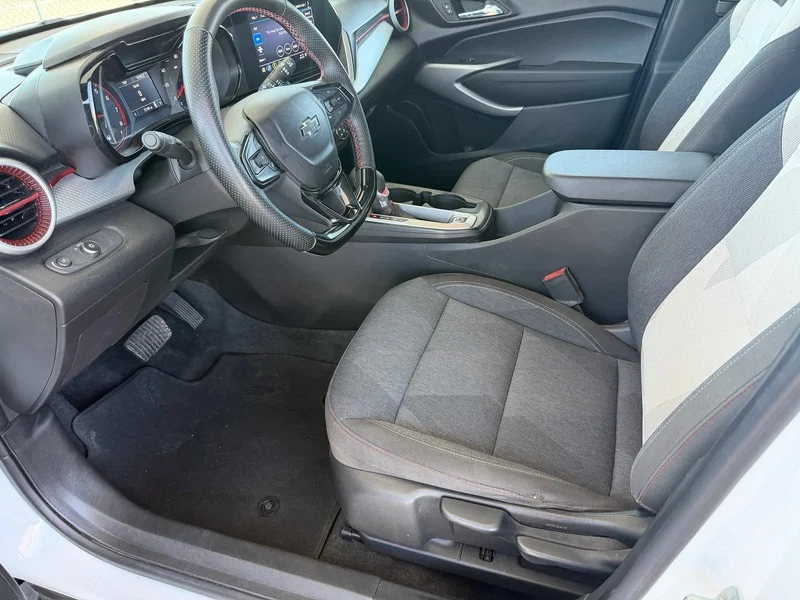 Used 2024 Summit White Chevrolet 1RS image 12