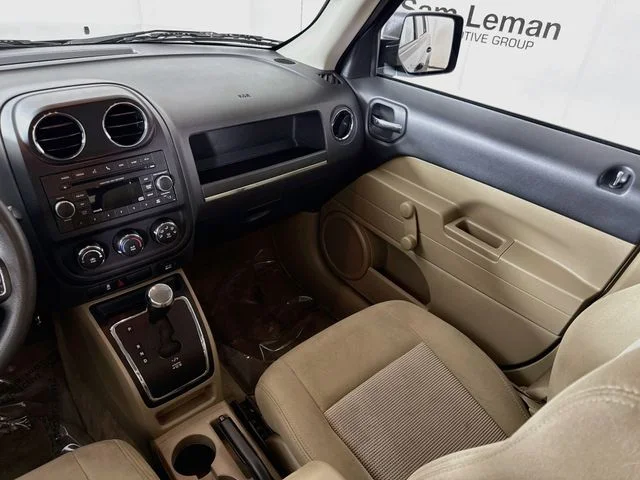 Used 2017 Gray Jeep Sport image 19
