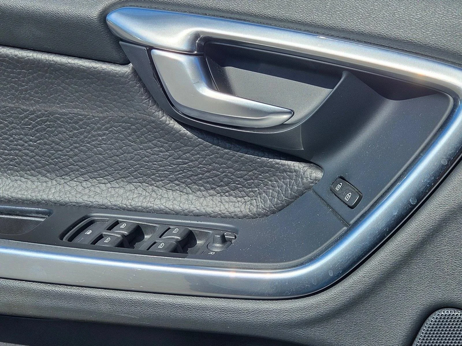 Used 2013 Electric Silver Metallic Volvo T5 image 10