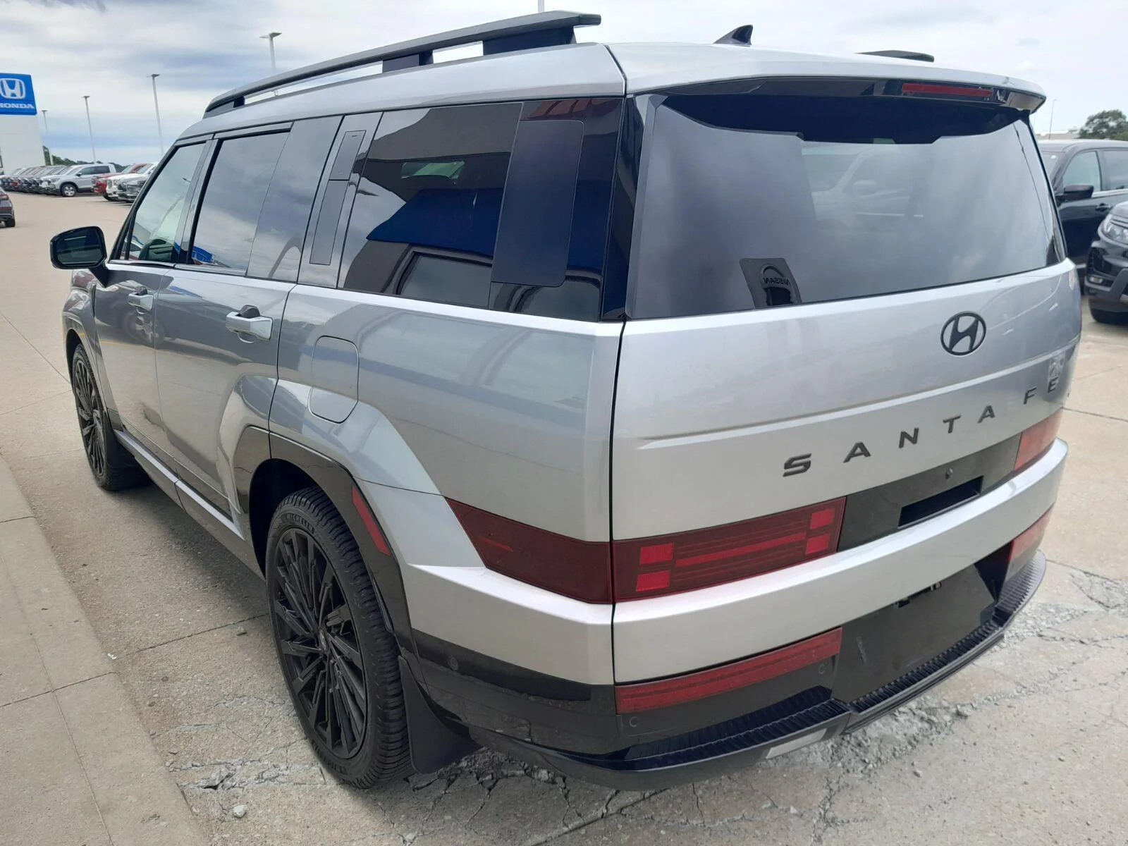 Used 2024 Shimmering Silver Hyundai Calligraphy image 7