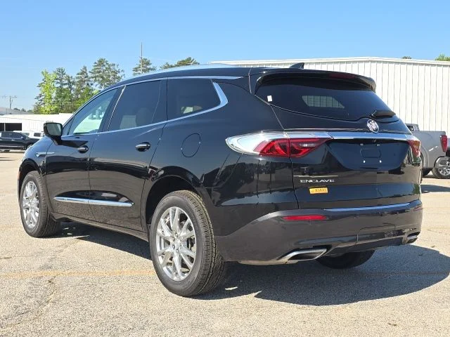 Used 2022 Black Buick Essence image 3