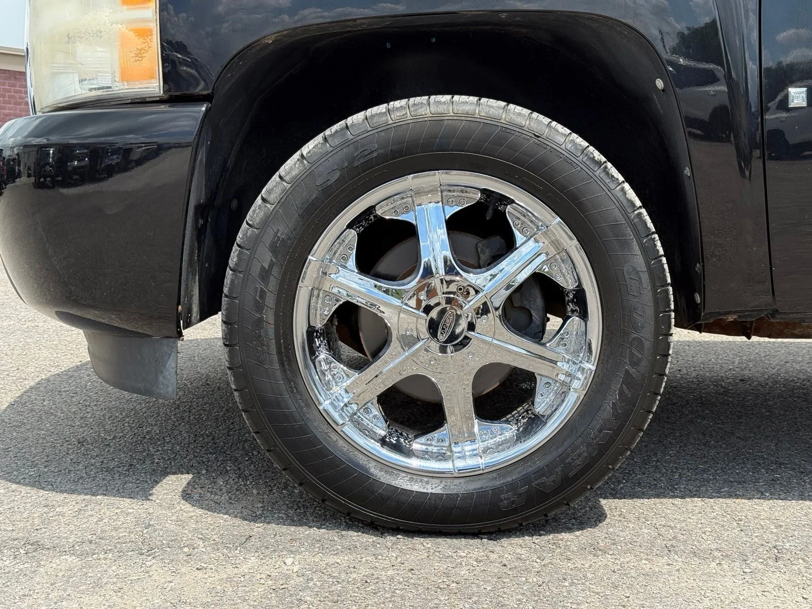 Used 2009 Black Chevrolet LT image 9