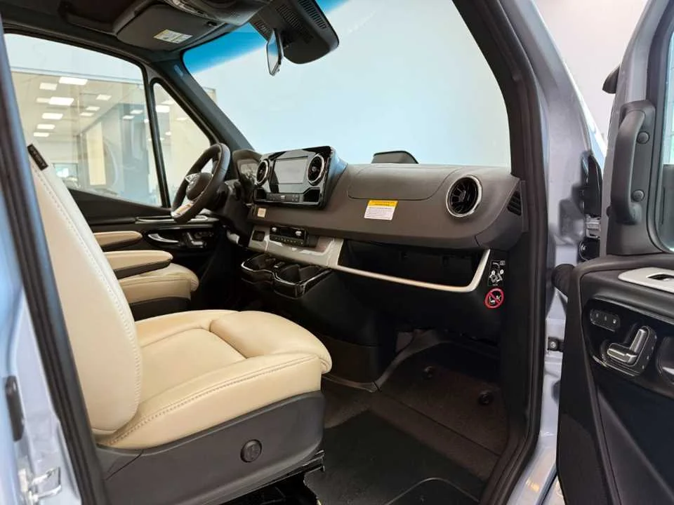 New 2025 SILVER AIRSTREAM  image 34