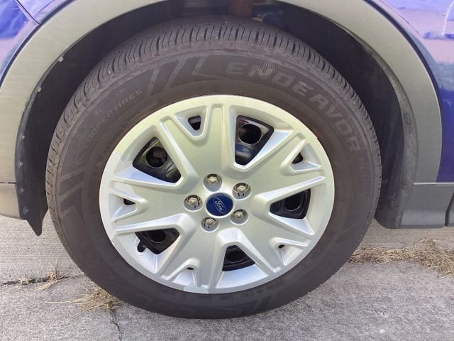 Used 2015 Blue Ford S image 6
