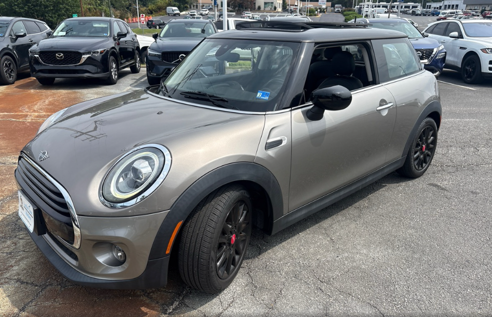Used 2020 Silver MINI  image 1