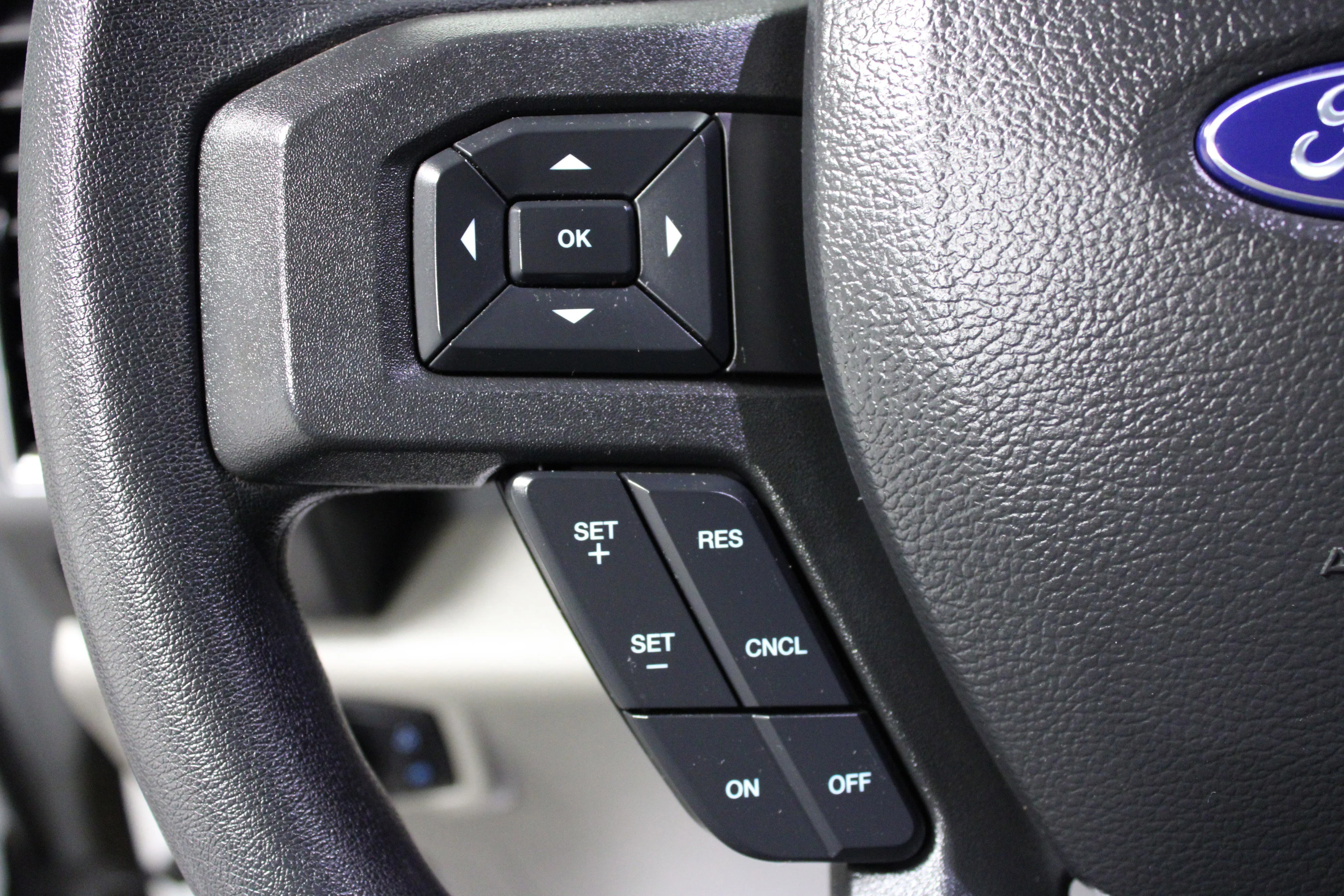 Used 2022 Oxford White Ford XLT image 18