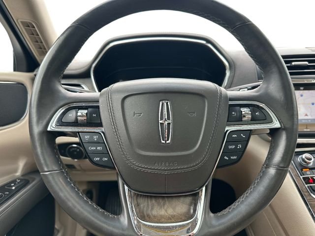 Used 2017 Green Lincoln Select image 19