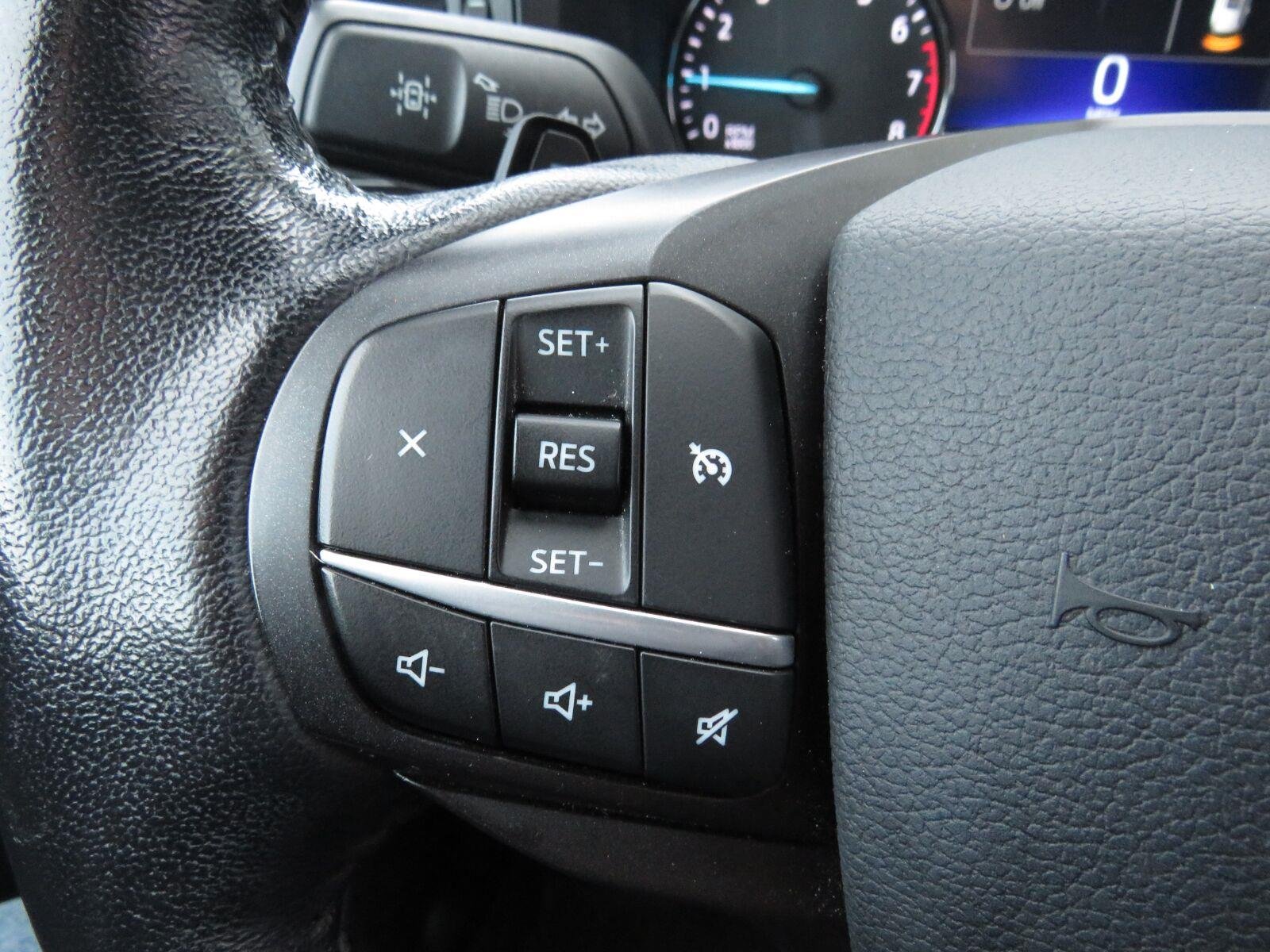 Used 2020 Oxford White Ford XLT image 36