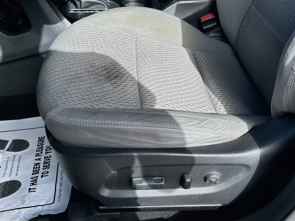 Used 2017 White Hyundai SE image 22