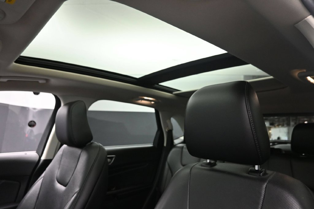 Used 2020 Green Ford Titanium image 16