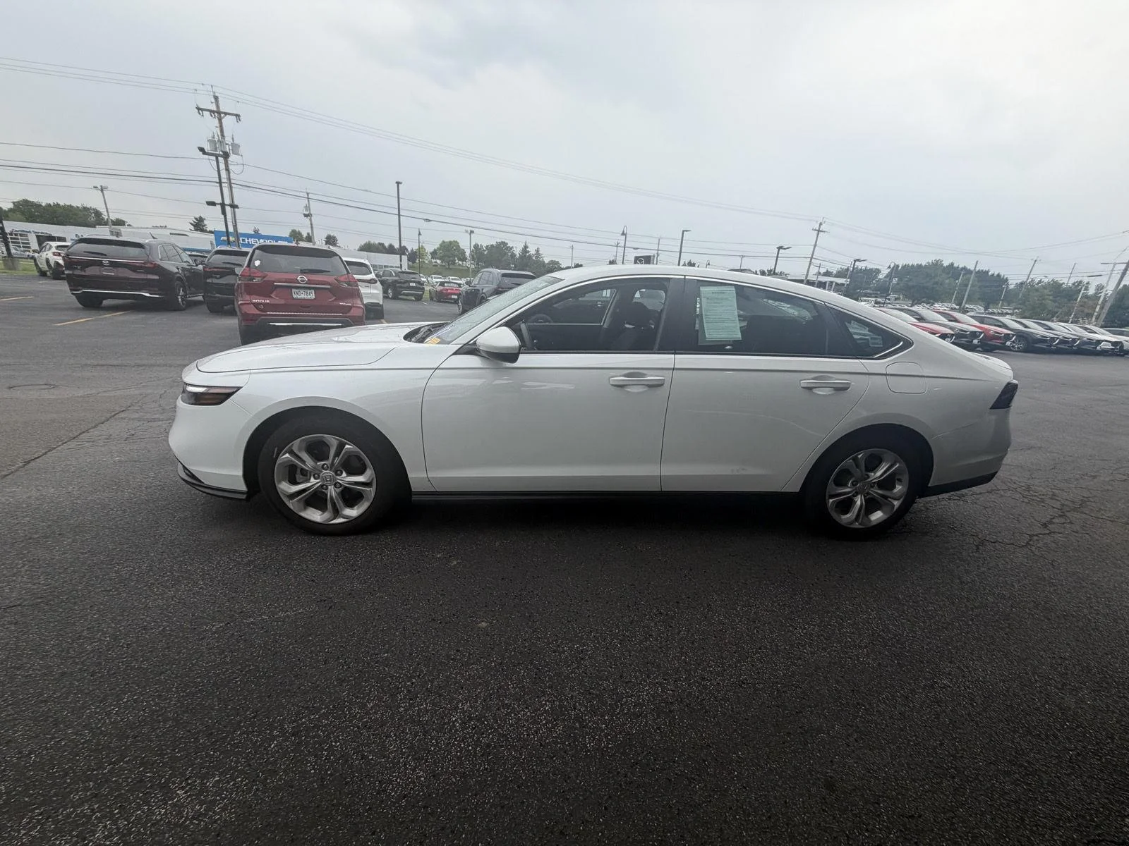 Used 2024 Platinum White Pearl Honda LX image 5