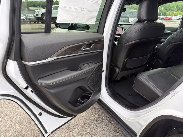 New 2026 White Jeep Altitude image 9