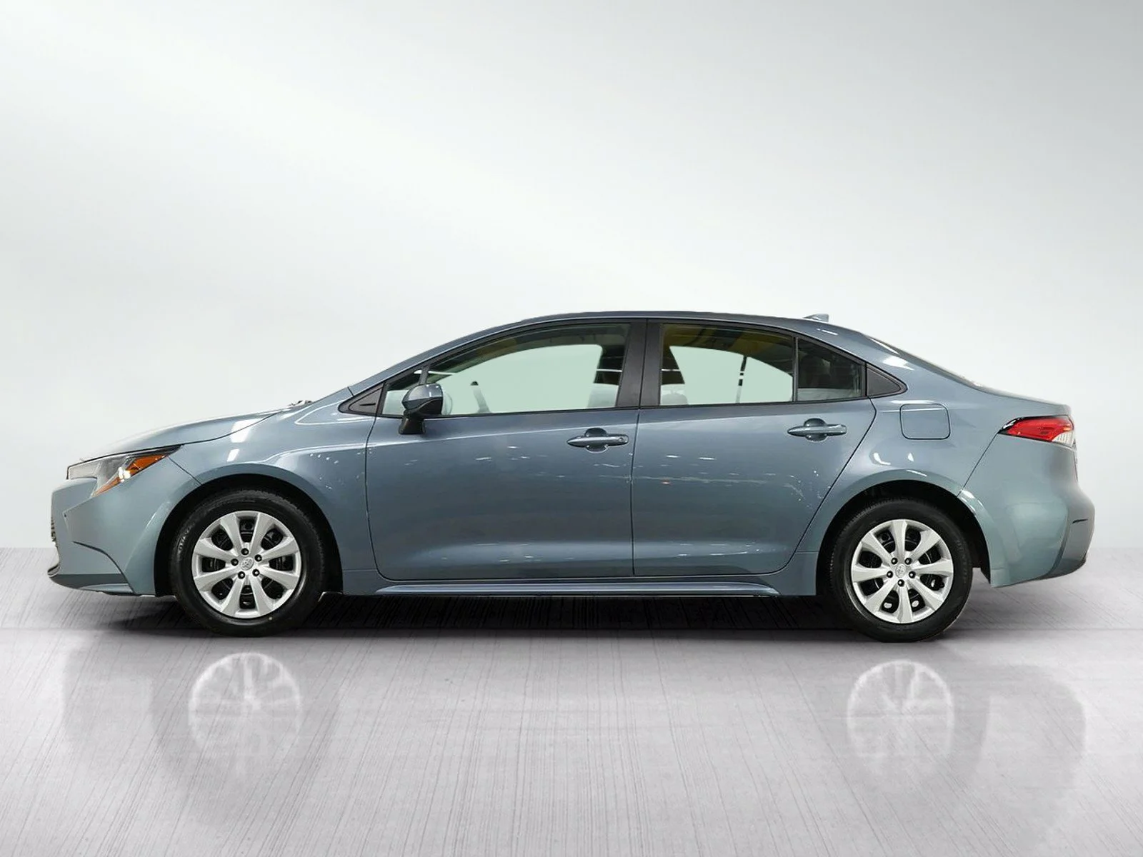 Used 2024 Toyota Corolla LE with VIN 5YFB4MDE1RP125540 for sale in Burnsville, Minnesota