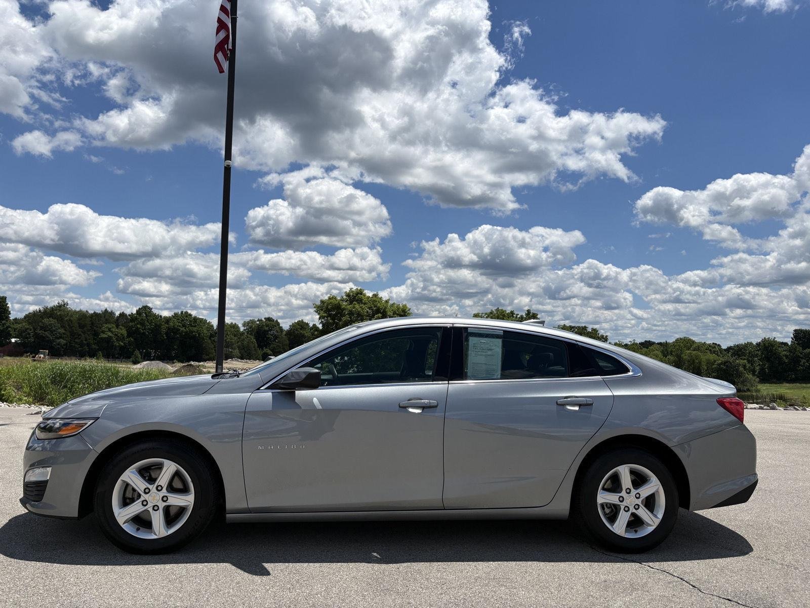 Used 2024 Sterling Gray Metallic Chevrolet LT image 3