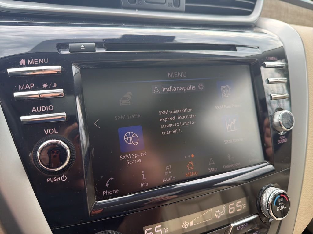 Used 2019 White Nissan SL image 32