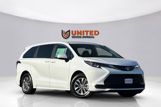 2026 Toyota Sienna LE