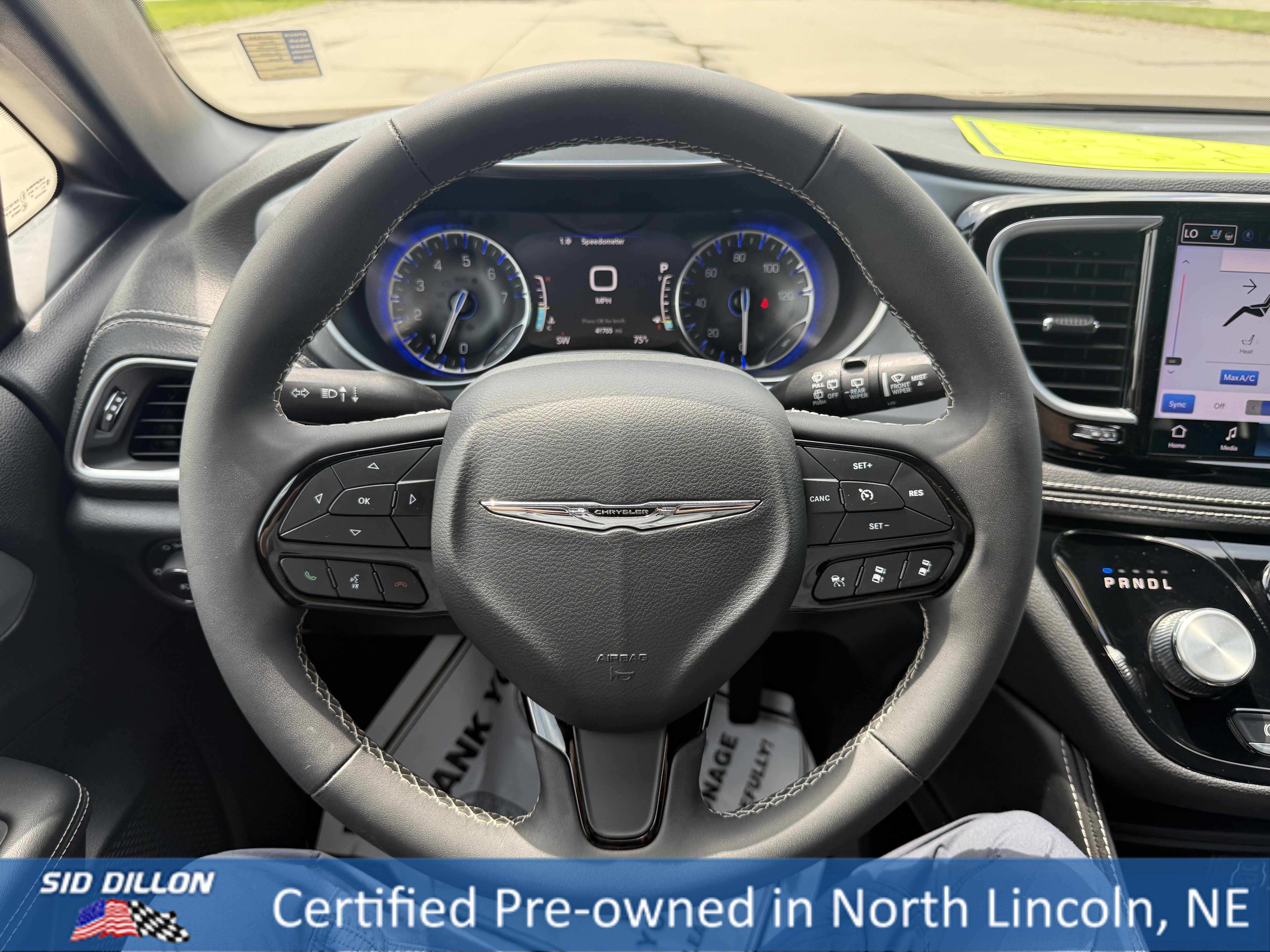 Certified Used 2025 Diamond Black Crystal Pearlcoat Chrysler Limited image 12