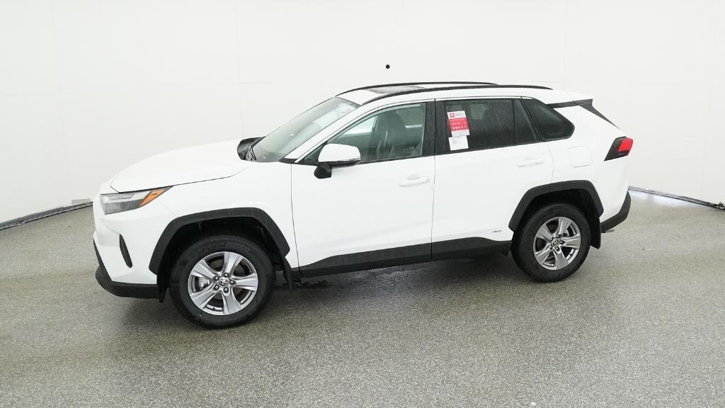 2025 Toyota RAV4 XLE - Photo 2