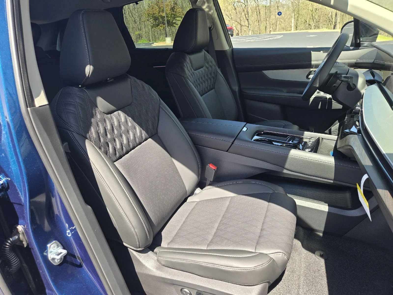 New 2026 Aurora Blue Pearl Metallic/Super Black Nissan Platinum image 12