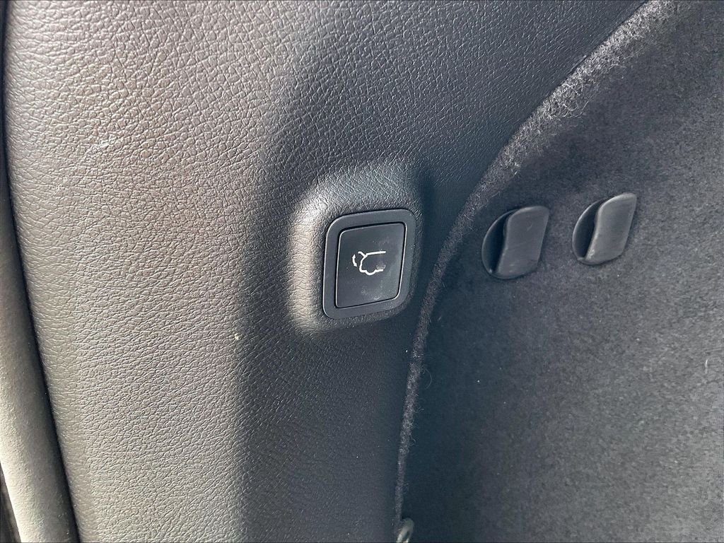 Used 2019 Bright White Clearcoat Jeep Limited image 35