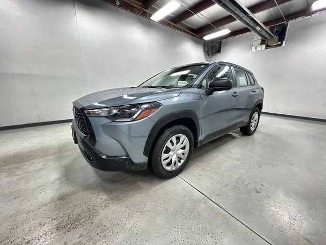 Used 2025  Toyota L image 4