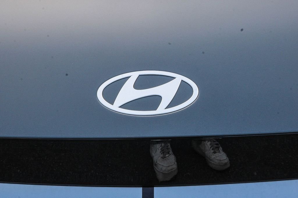 New 2026 Gray Hyundai SEL image 5