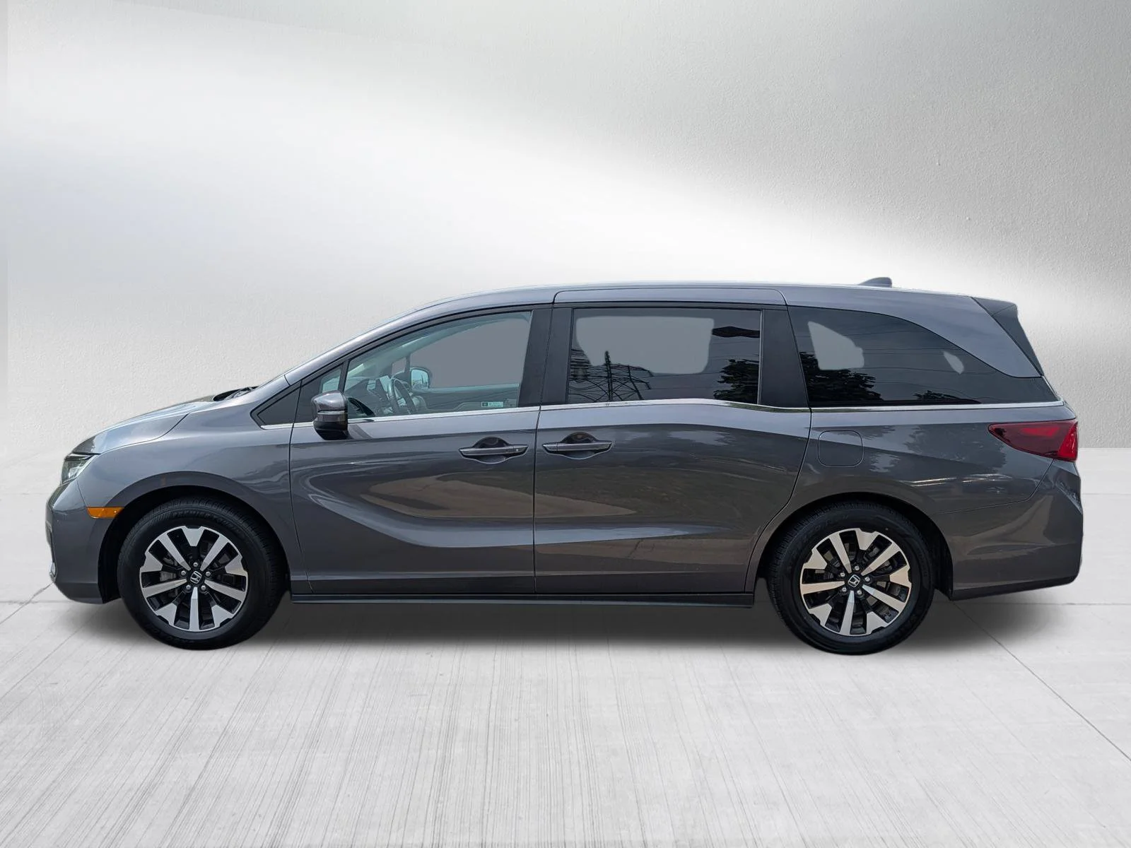 Used 2025 Modern Steel Metallic Honda EX-L image 4