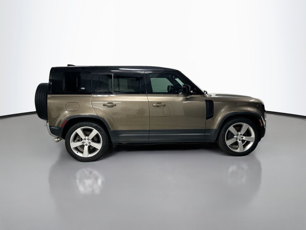 Used 2024 Brown Land Rover SE image 8