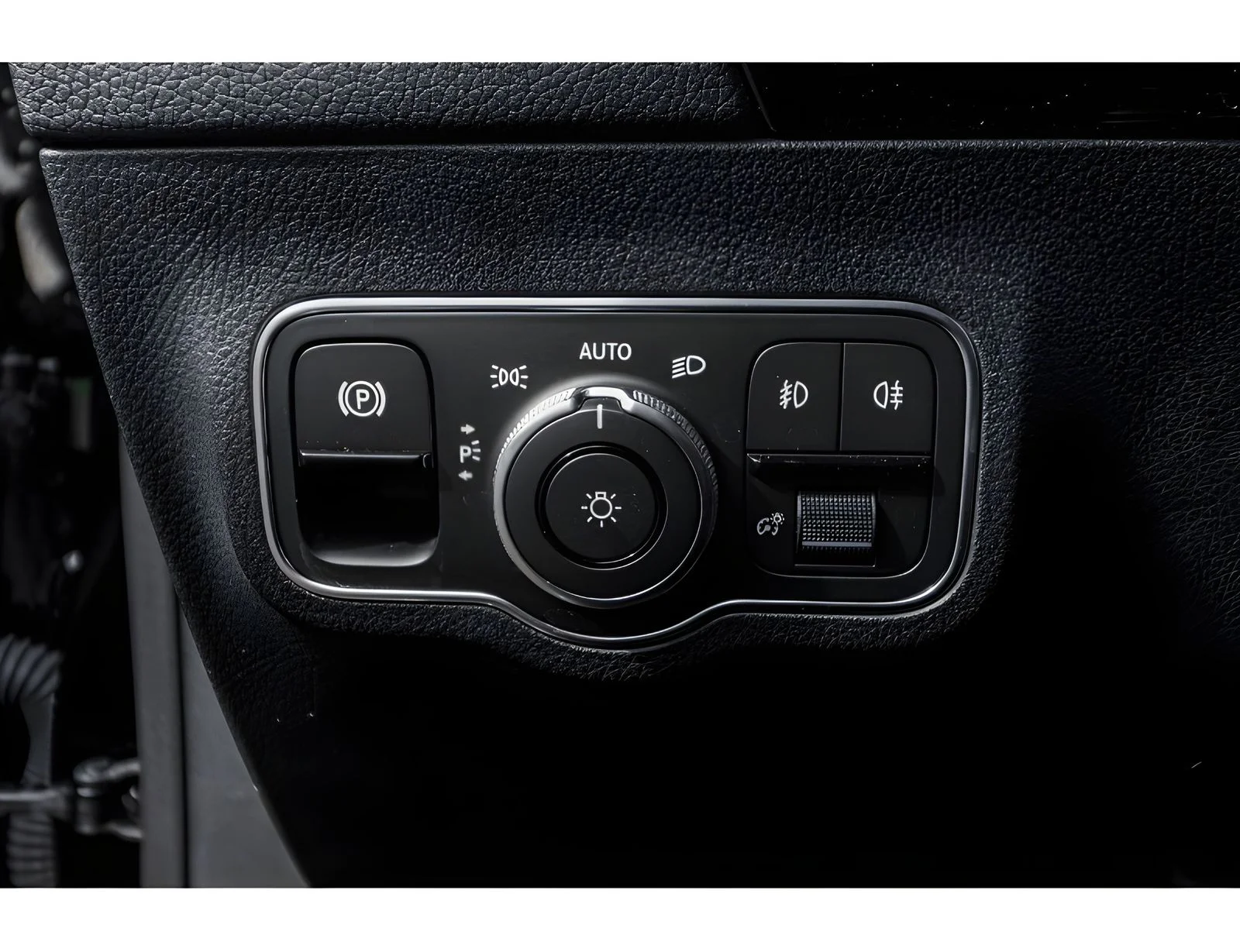 Used 2022 Black Mercedes-Benz GLA 250 image 22