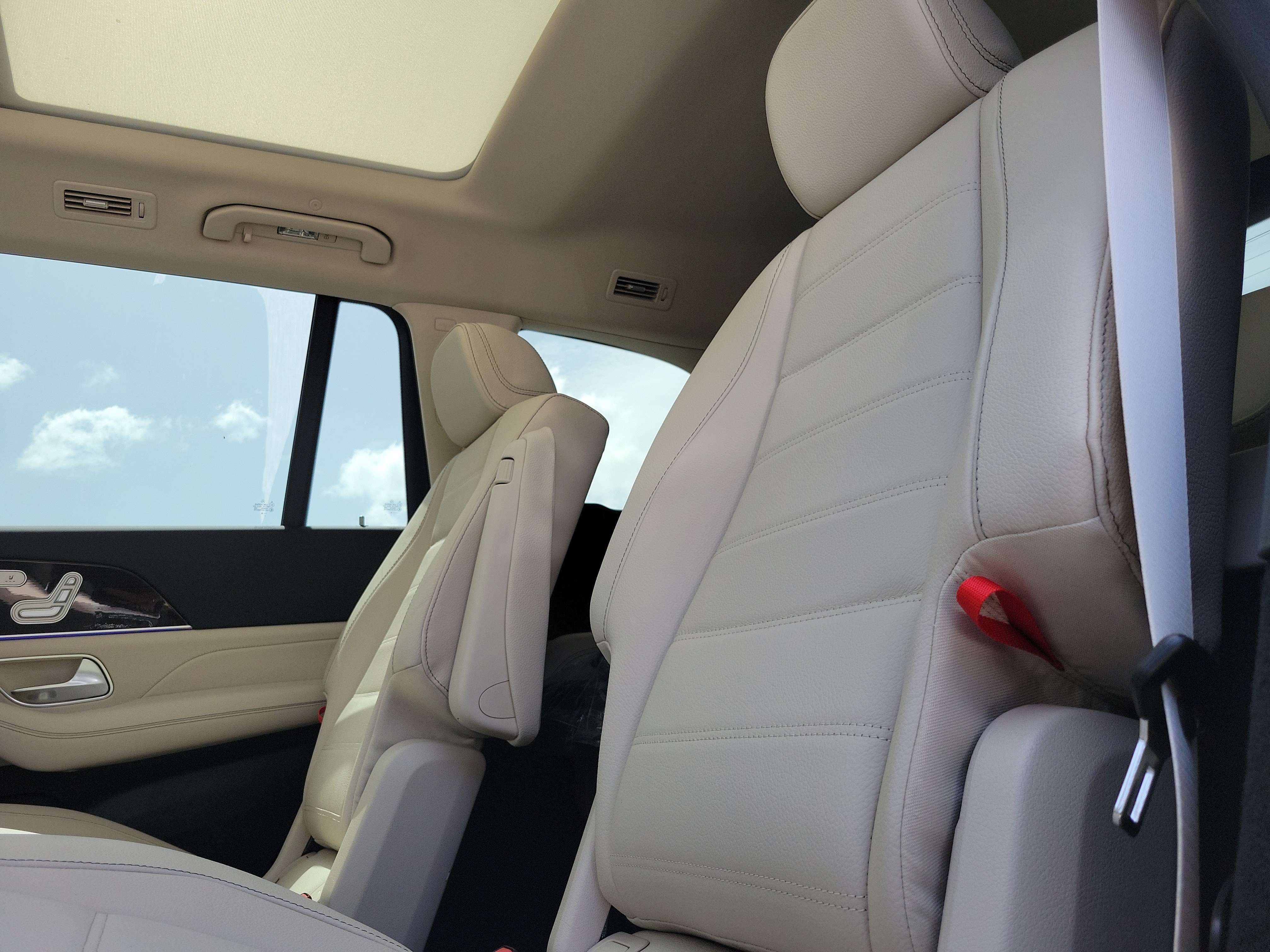 New 2026 Polar White Mercedes-Benz GLS 450 image 42