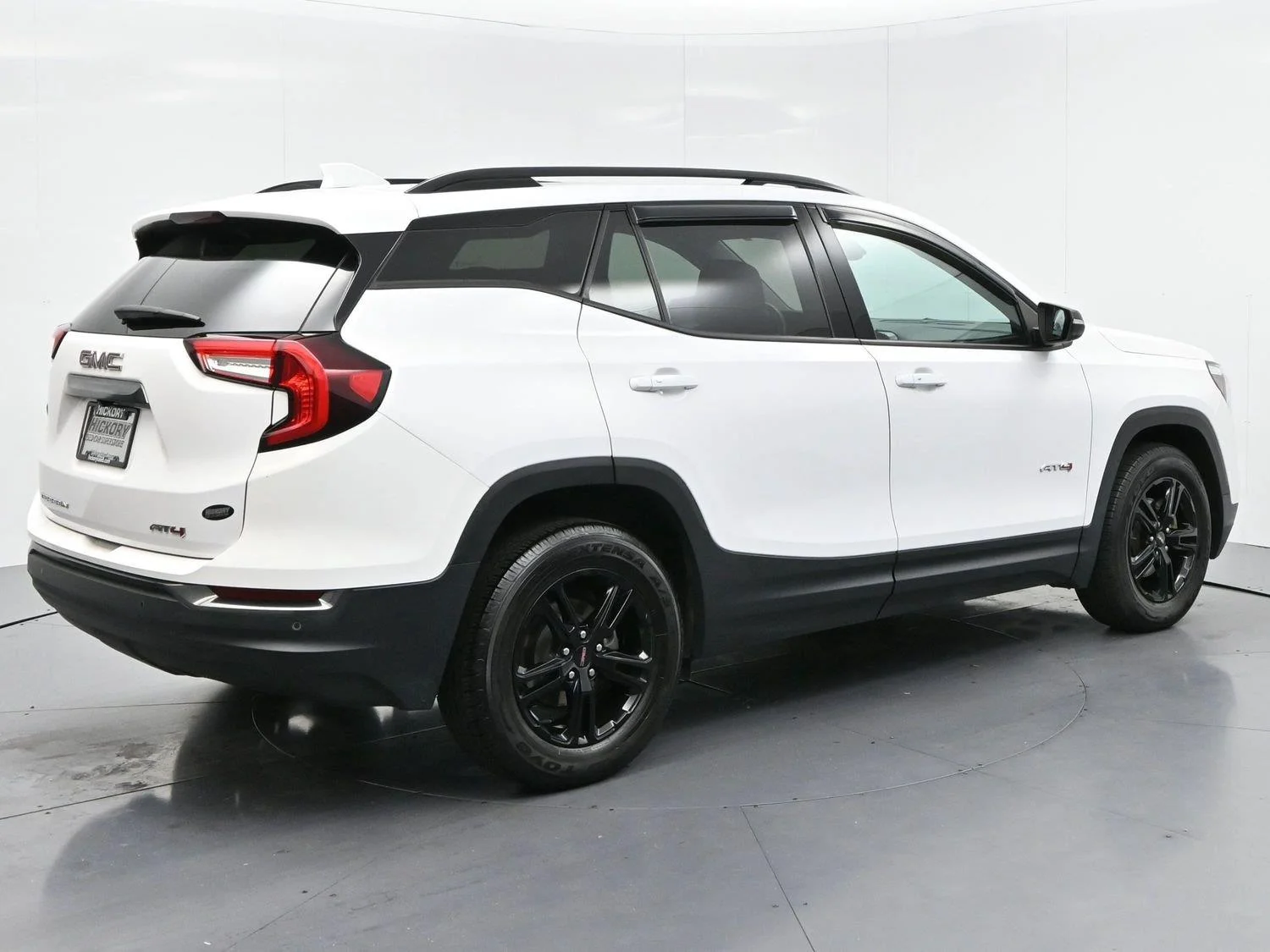 Used 2022 Summit White GMC AT4 image 7