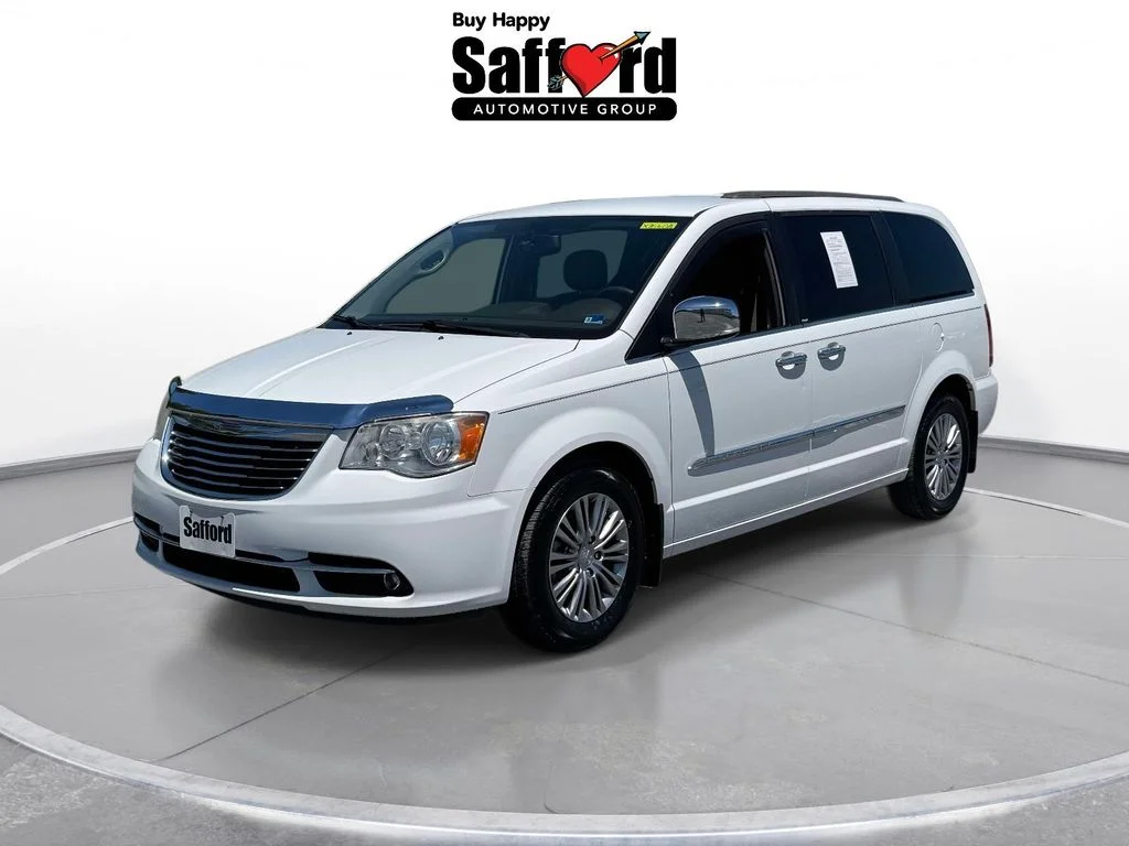 2014 Chrysler Town & Country Touring-L's photo