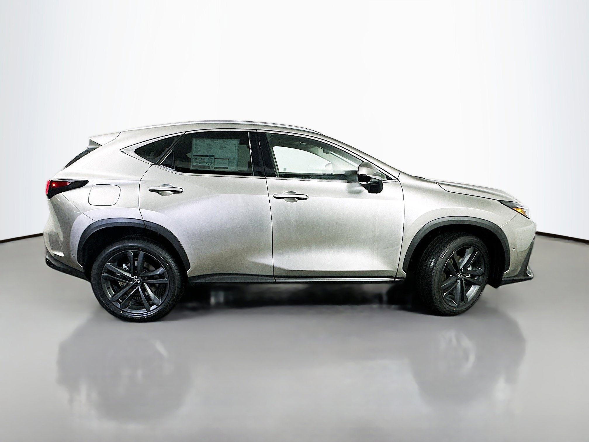 2026 Lexus NX 450h+ Luxury - Photo 8