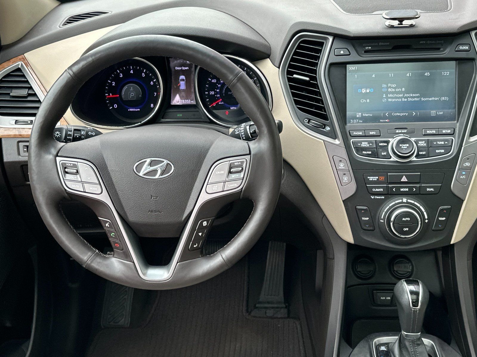 Used 2013 Juniper Green Hyundai Base image 13