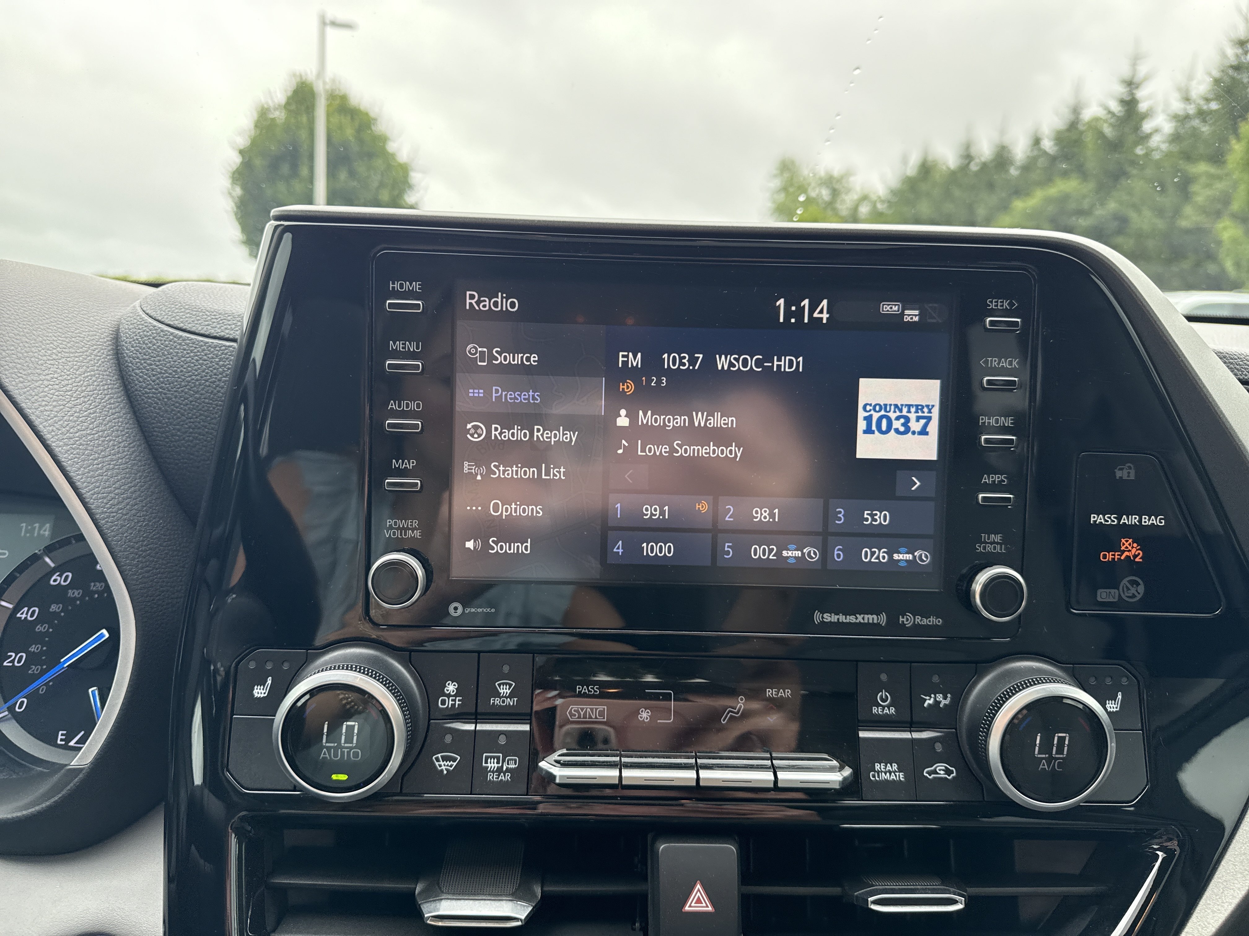 Used 2020 Moon Dust Toyota Hybrid XLE image 17