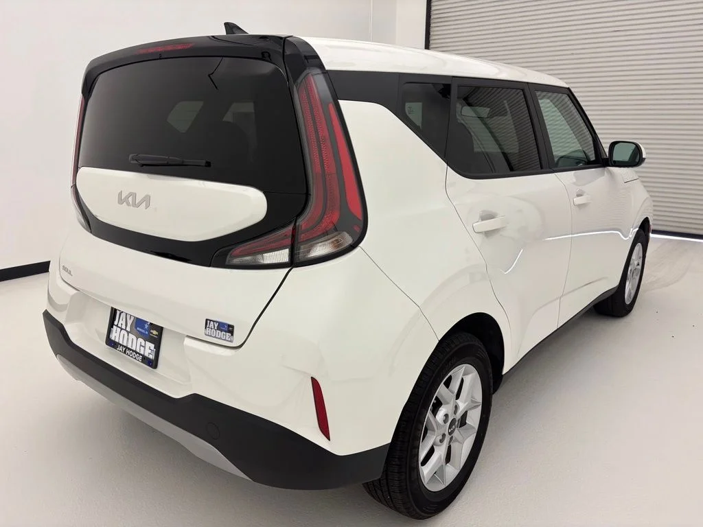 Used 2025 White Kia LX image 16
